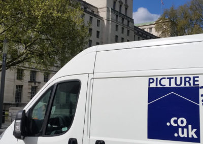 pictureframes.co.uk - delivery van